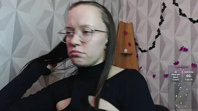 Snapshot of Aelita_bb chatting on November 28, 12:46 am Aelita bb online show from November 28, 12:46 am