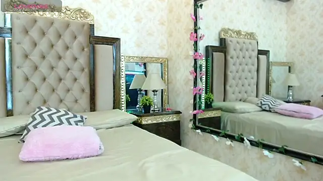 PamelaTomson online show from March 22, 1:19 pm