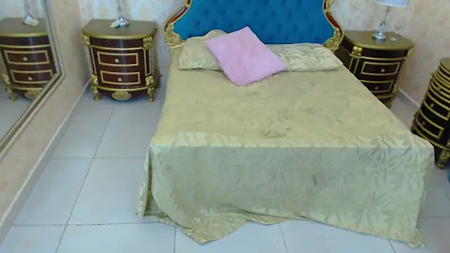 PamelaTomson online show from November 18, 12:42 pm