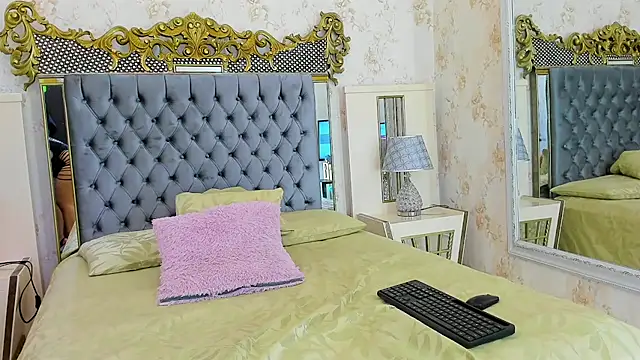 PamelaTomson online show from November 29, 1:36 pm