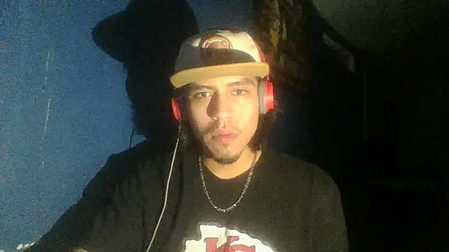 AlexAlejandro13 online show from October 14, 7:09 am