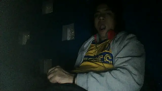 AlexAlejandro13 online show from February 12, 6:41 am