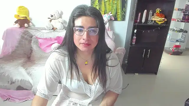 Snapshot of Khalifa_Gold chatting on June 19, 3:16 pm Khalifa Gold online show from June 19, 3:16 pm
