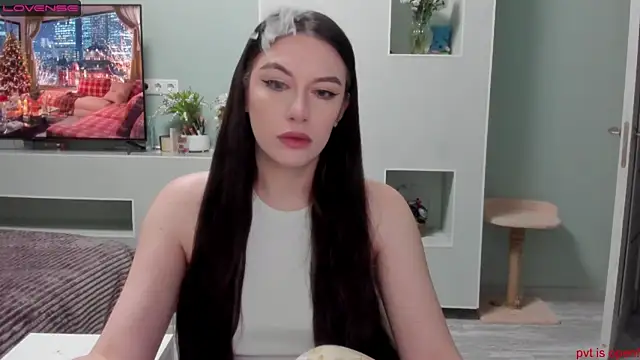 JuliaDiksonX online show from January 12, 10:45 am