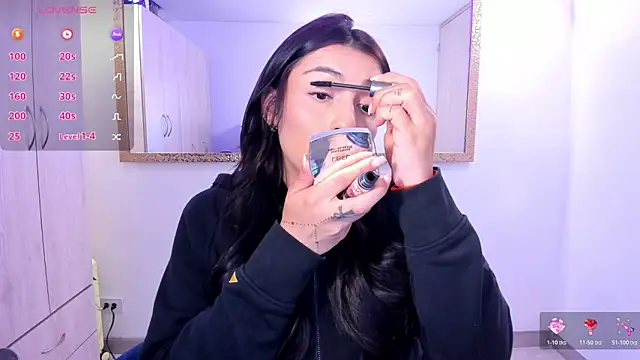 EricaVanderhill online show from April 14, 6:19 am