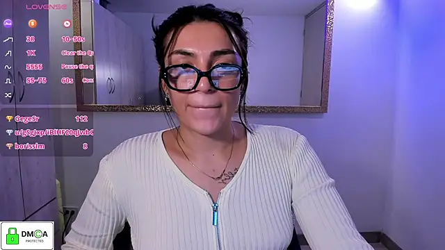 Snapshot of EricaVanderhill chatting on May 16, 12:18 am EricaVanderhill online show from May 16, 12:18 am