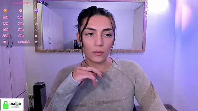 Snapshot of EricaVanderhill chatting on May 21, 12:28 am EricaVanderhill online show from May 21, 12:28 am