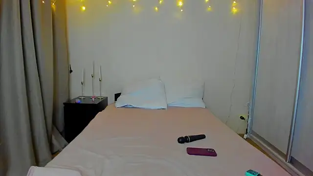 Snapshot of Bella_Foryou chatting on December 4, 12:41 am Bella Foryou online show from December 4, 12:41 am