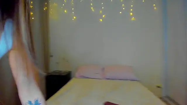 Snapshot of Bella_Foryou chatting on January 11, 1:16 am Bella Foryou online show from January 11, 1:16 am