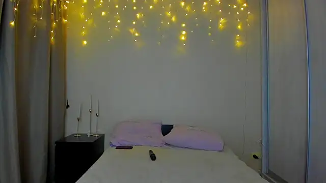 Snapshot of Bella_Foryou chatting on January 12, 10:45 am Bella Foryou online show from January 12, 10:45 am