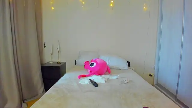 Snapshot of Bella_Foryou chatting on January 21, 3:37 am Bella Foryou online show from January 21, 3:37 am