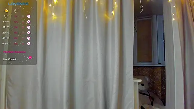 Snapshot of Bella_Foryou chatting on January 29, 2:00 pm Bella Foryou online show from January 29, 2:00 pm