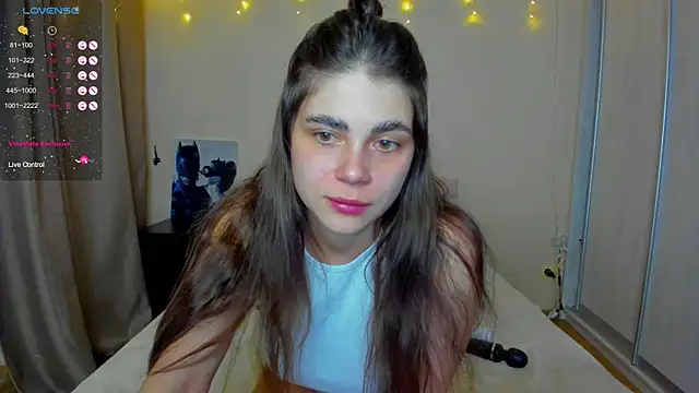 Snapshot of Bella_Foryou chatting on February 19, 2:23 pm Bella Foryou online show from February 19, 2:23 pm