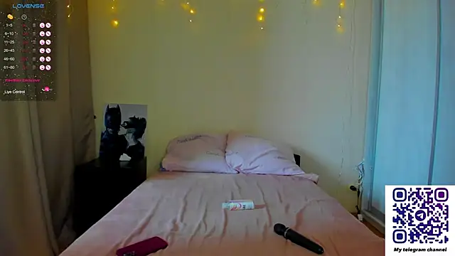 Snapshot of Bella_Foryou chatting on March 5, 4:56 am Bella Foryou online show from March 5, 4:56 am