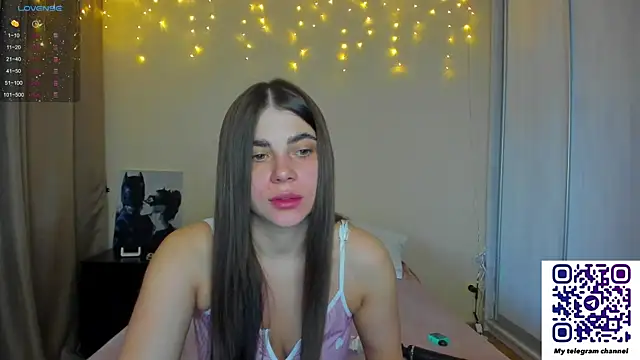 Snapshot of Bella_Foryou chatting on March 12, 1:14 am Bella Foryou online show from March 12, 1:14 am