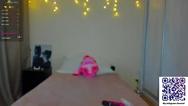 Snapshot of Bella_Foryou chatting on March 14, 12:54 am Bella Foryou online show from March 14, 12:54 am