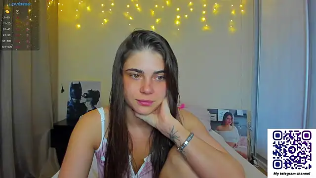 Snapshot of Bella_Foryou chatting on March 23, 1:09 am Bella Foryou online show from March 23, 1:09 am