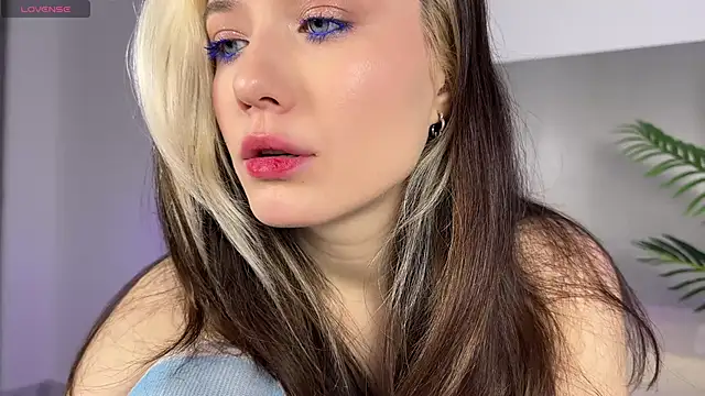  blowjob queen online show from June 14, 10:23 pm