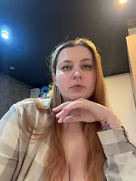 CandyShoopp online show from April 3, 6:28 pm