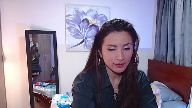 vanessabrown  online show from March 11, 6:41 pm