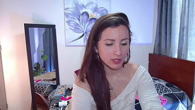 vanessabrown  online show from March 15, 5:59 pm