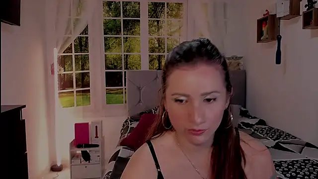 Snapshot of vanessabrown_ chatting on May 28, 7:55 pm vanessabrown online show from May 28, 7:55 pm