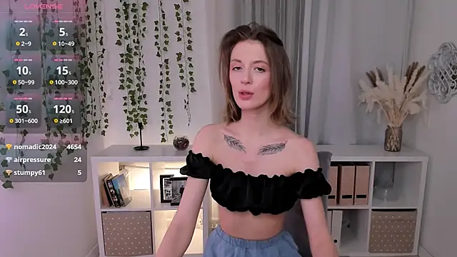 Snapshot of Salme_Sweet chatting on February 13, 2:01 am Salme Sweet online show from February 13, 2:01 am