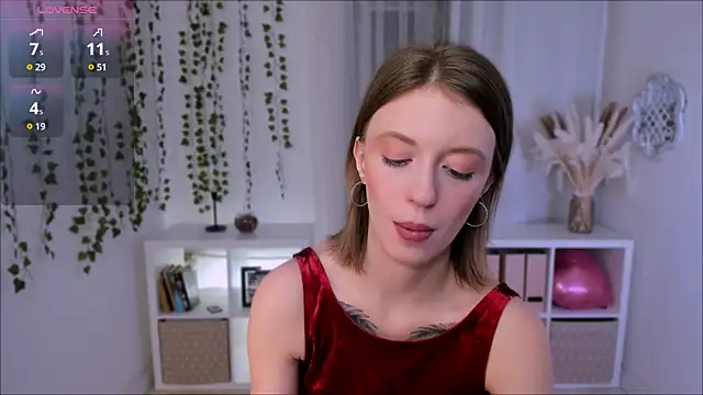 Snapshot of Salme_Sweet chatting on February 21, 3:54 pm Salme Sweet online show from February 21, 3:54 pm