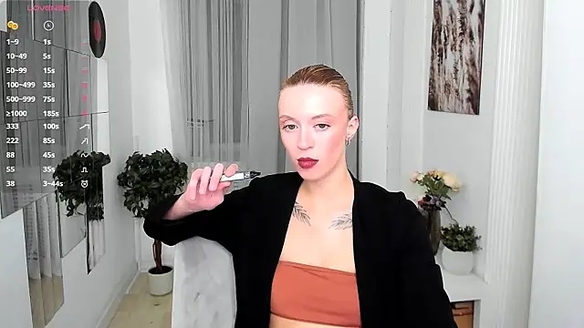 Snapshot of Salme_Sweet chatting on October 5, 10:29 pm Salme Sweet online show from October 5, 10:29 pm