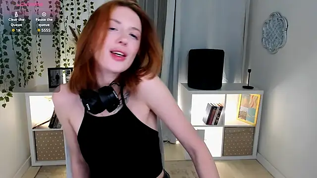 Snapshot of Salme_Sweet chatting on October 15, 9:48 pm Salme Sweet online show from October 15, 9:48 pm