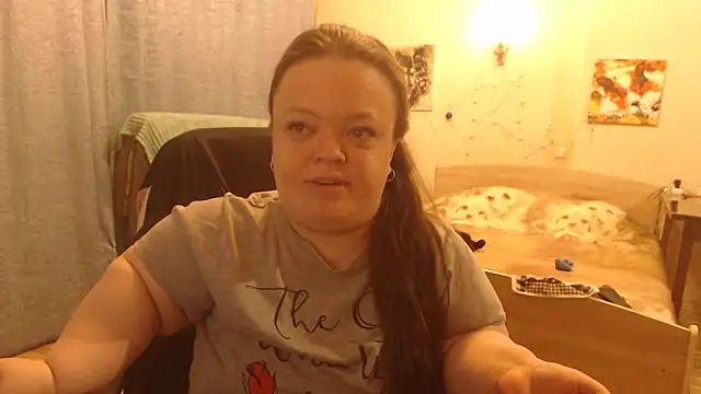 Janiffer MiMi online show from March 7, 8:00 pm