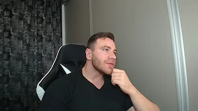 Thori92 online show from March 25, 5:19 pm