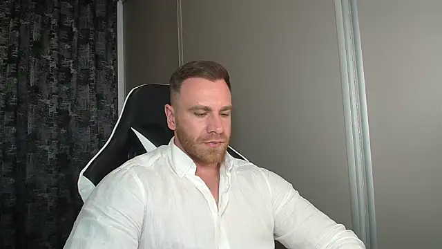 Snapshot of Thori92 chatting on June 5, 6:02 pm Thori92 online show from June 5, 6:02 pm