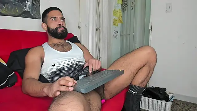 sweatyhairypig23 online show from January 11, 3:55 am