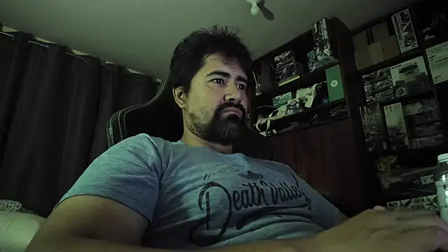 Snapshot of VonDoomdelToro chatting on June 10, 6:23 am VonDoomdelToro online show from June 10, 6:23 am