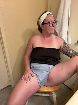 Lizzyloo online show from December 19, 10:45 am