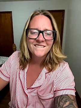 Lizzyloo online show from October 11, 10:19 pm