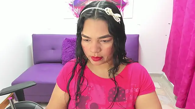 Snapshot of Cloe_35 chatting on March 6, 3:35 pm Cloe 35 online show from March 6, 3:35 pm