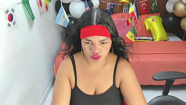 Snapshot of Cloe_35 chatting on June 15, 8:00 pm Cloe 35 online show from June 15, 8:00 pm