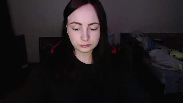 Laralianna online show from April 11, 6:01 pm