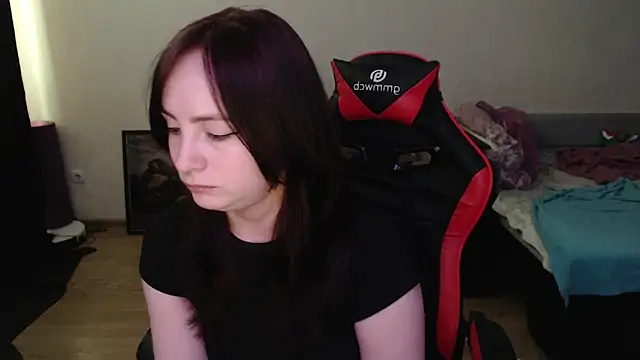 Laralianna online show from April 24, 8:39 am