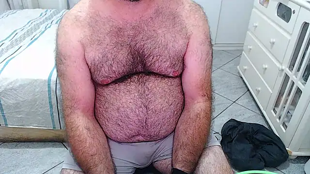 MysterBearMG online show from April 2, 3:48 am