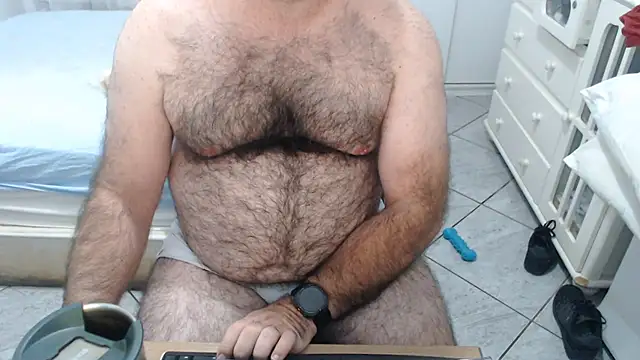 Snapshot of MysterBearMG chatting on July 13, 12:02 am MysterBearMG online show from July 13, 12:02 am