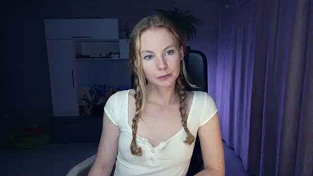 Cuddle Cat online show from October 27, 1:59 pm