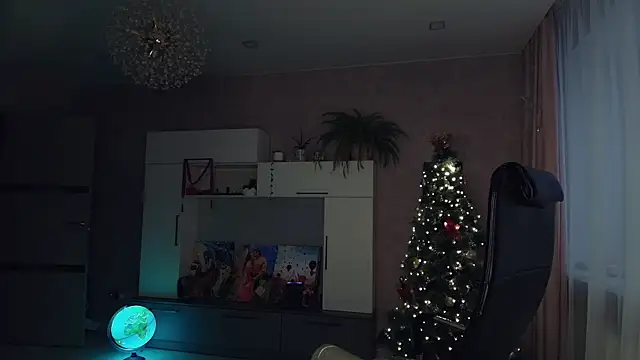 Cuddle Cat online show from December 4, 5:39 am