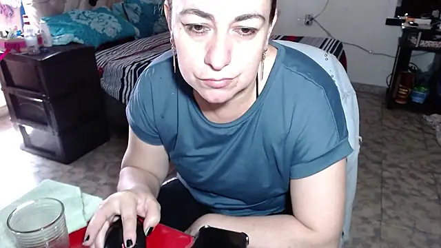 Barbiegomez online show from February 12, 5:30 pm