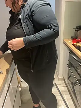 sweeti Em online show from January 10, 5:37 pm