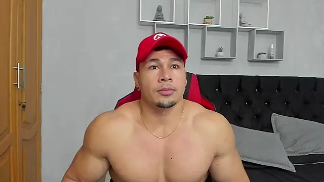 Snapshot of tyler_hank01 chatting on June 30, 6:42 pm tyler hank01 online show from June 30, 6:42 pm
