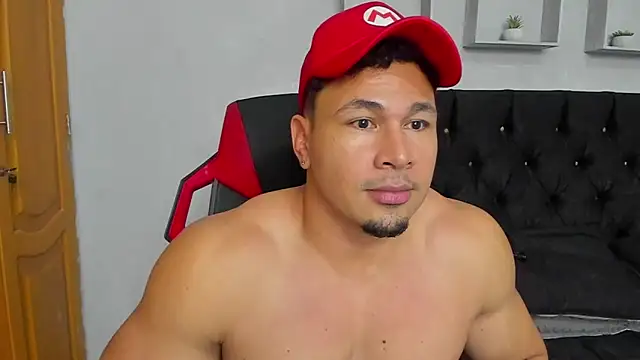Snapshot of tyler_hank01 chatting on July 13, 5:16 pm tyler hank01 online show from July 13, 5:16 pm