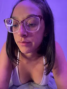 Snapshot of Ninnfa chatting on February 9, 5:40 am Ninnfa online show from February 9, 5:40 am